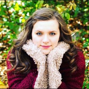 Meet your Posher, Hayley